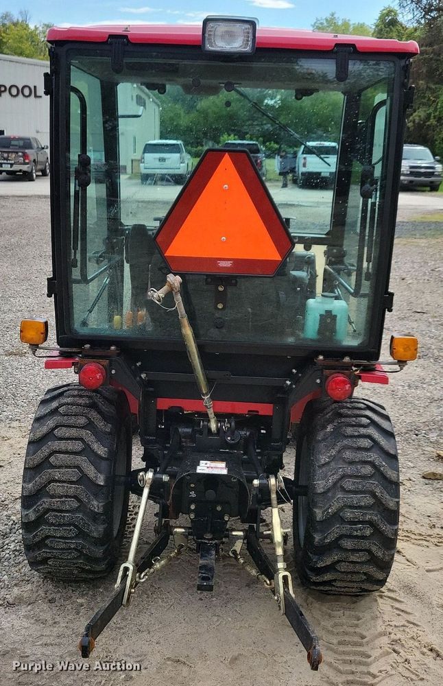 image for item IQ9956 2018 Mahindra eMax25 HST  MFWD tractor