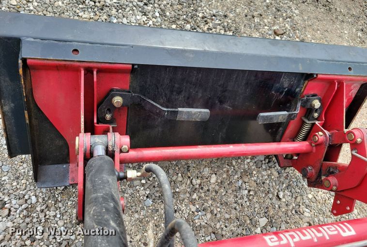 image for item IQ9956 2018 Mahindra eMax25 HST  MFWD tractor