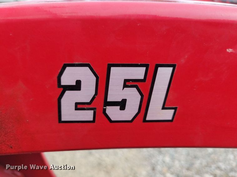 image for item IQ9956 2018 Mahindra eMax25 HST  MFWD tractor