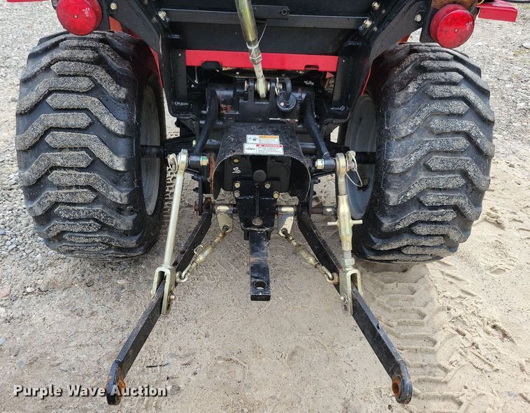 image for item IQ9956 2018 Mahindra eMax25 HST  MFWD tractor