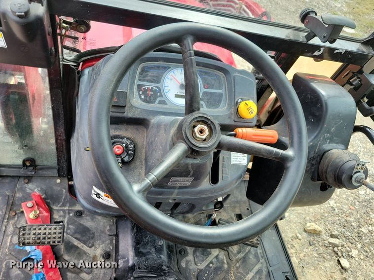 image for item IQ9956 2018 Mahindra eMax25 HST  MFWD tractor