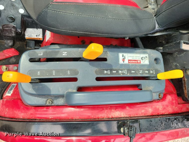 image for item IQ9956 2018 Mahindra eMax25 HST  MFWD tractor