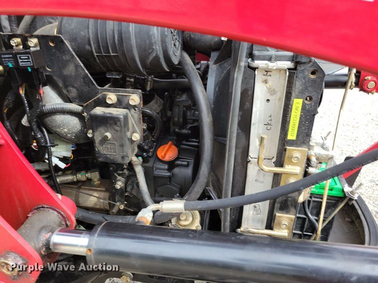 image for item IQ9956 2018 Mahindra eMax25 HST  MFWD tractor