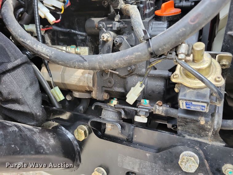 image for item IQ9956 2018 Mahindra eMax25 HST  MFWD tractor