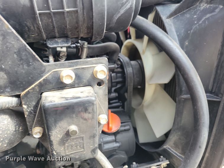 image for item IQ9956 2018 Mahindra eMax25 HST  MFWD tractor