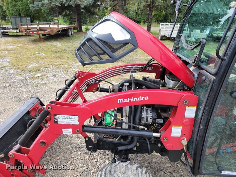 image for item IQ9956 2018 Mahindra eMax25 HST  MFWD tractor