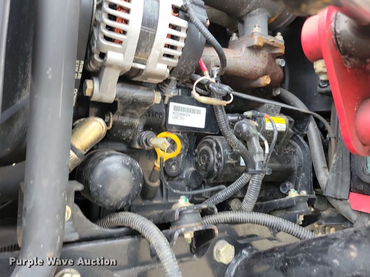 image for item IQ9956 2018 Mahindra eMax25 HST  MFWD tractor