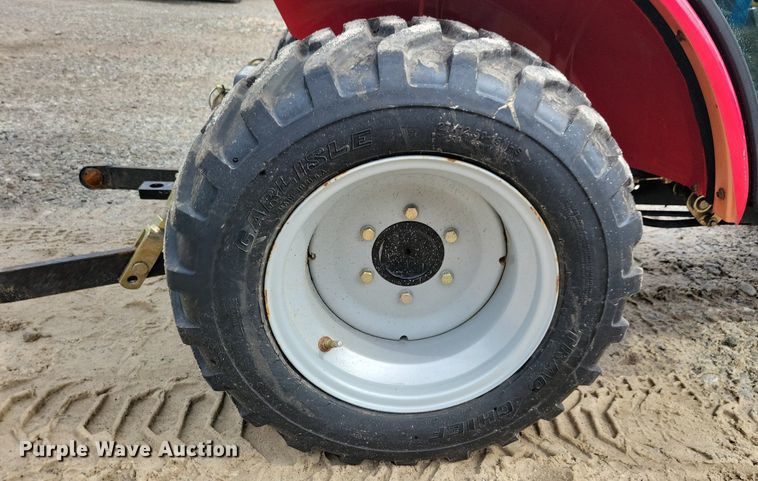 image for item IQ9956 2018 Mahindra eMax25 HST  MFWD tractor