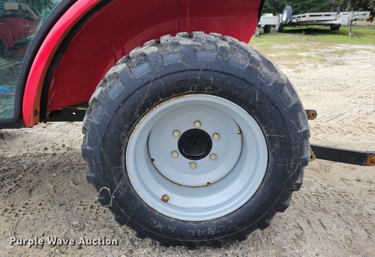 image for item IQ9956 2018 Mahindra eMax25 HST  MFWD tractor