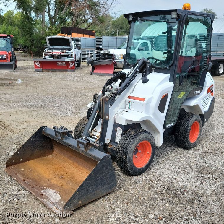 image for item IQ9957 2021 Bobcat L28  compact wheel loader