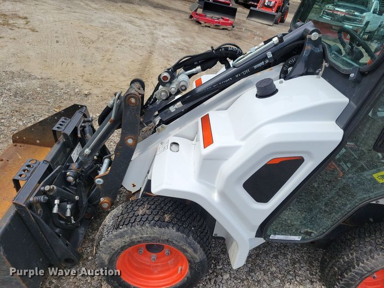 image for item IQ9957 2021 Bobcat L28  compact wheel loader