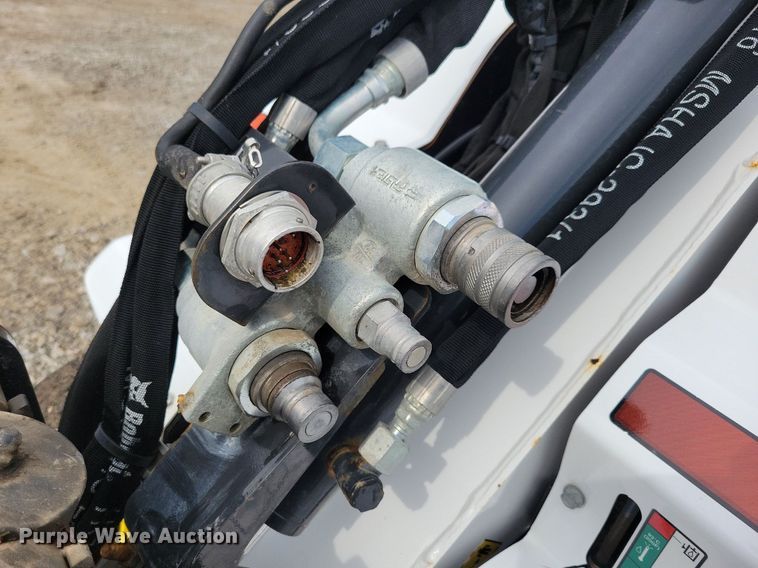 image for item IQ9957 2021 Bobcat L28  compact wheel loader