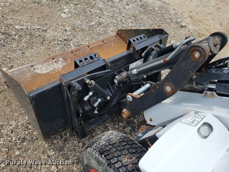 image for item IQ9957 2021 Bobcat L28  compact wheel loader