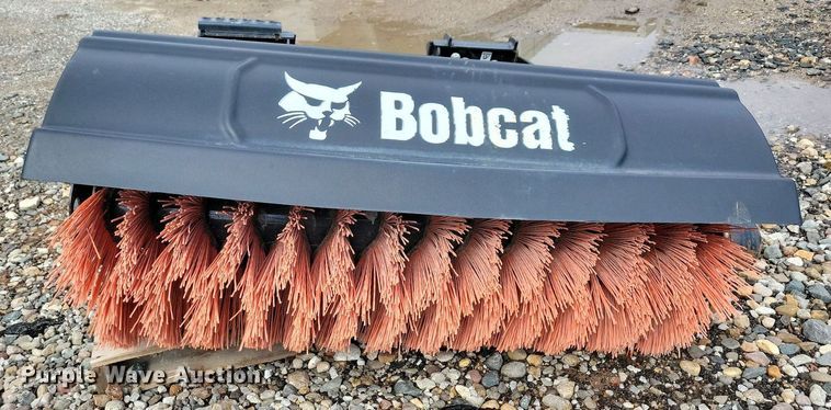 image for item IQ9957 2021 Bobcat L28  compact wheel loader