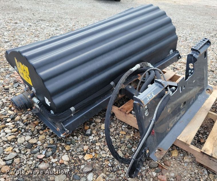 image for item IQ9957 2021 Bobcat L28  compact wheel loader