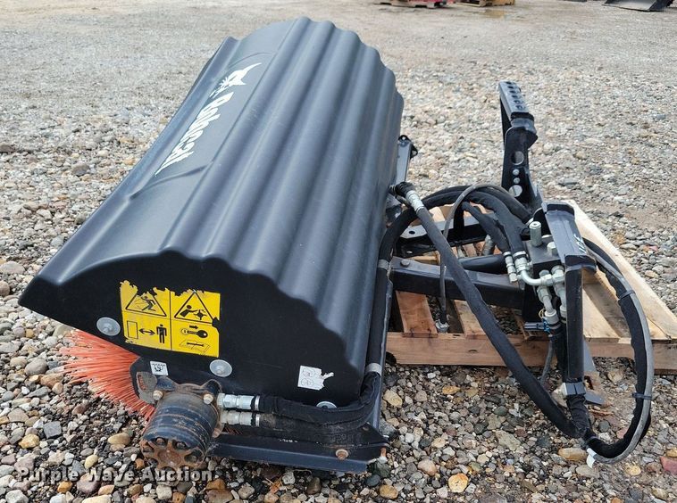 image for item IQ9957 2021 Bobcat L28  compact wheel loader