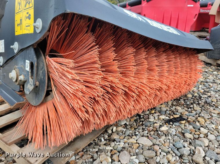 image for item IQ9957 2021 Bobcat L28  compact wheel loader