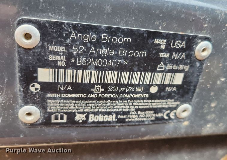 image for item IQ9957 2021 Bobcat L28  compact wheel loader