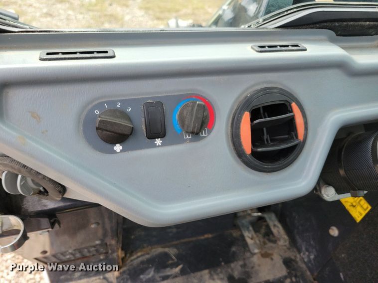 image for item IQ9957 2021 Bobcat L28  compact wheel loader