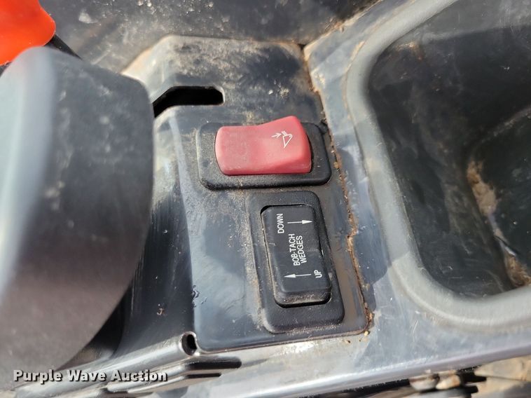 image for item IQ9957 2021 Bobcat L28  compact wheel loader