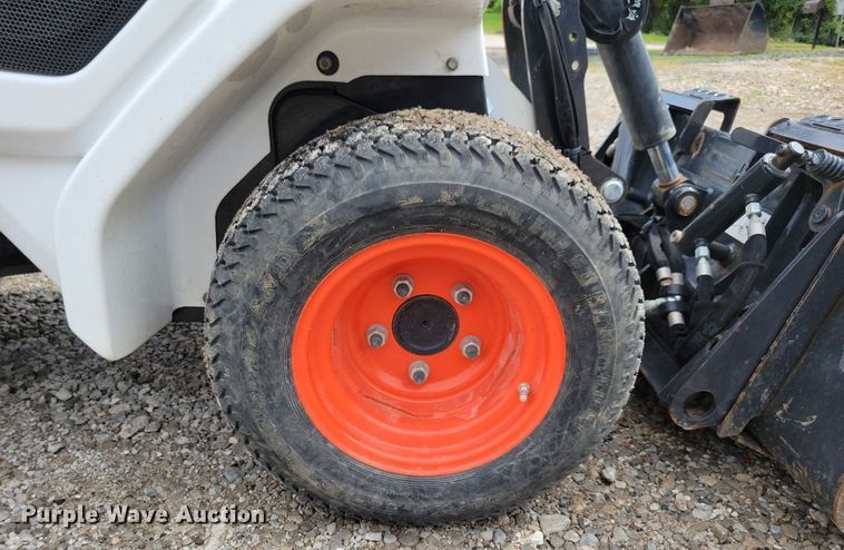 image for item IQ9957 2021 Bobcat L28  compact wheel loader