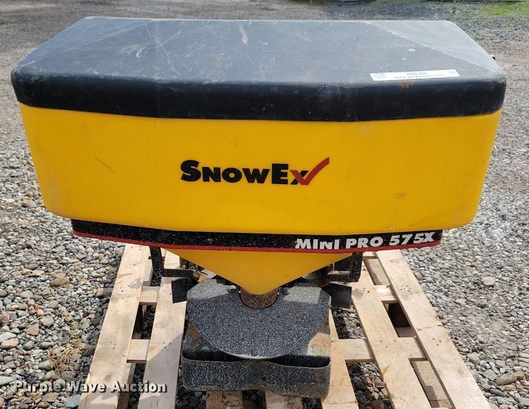 image for item IQ9958 SnowEx Mini Pro 575X  spreader