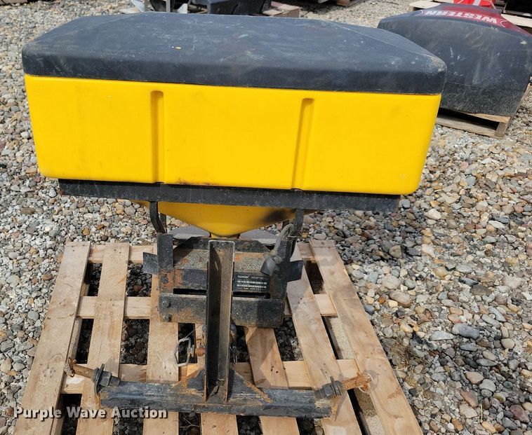 image for item IQ9958 SnowEx Mini Pro 575X  spreader