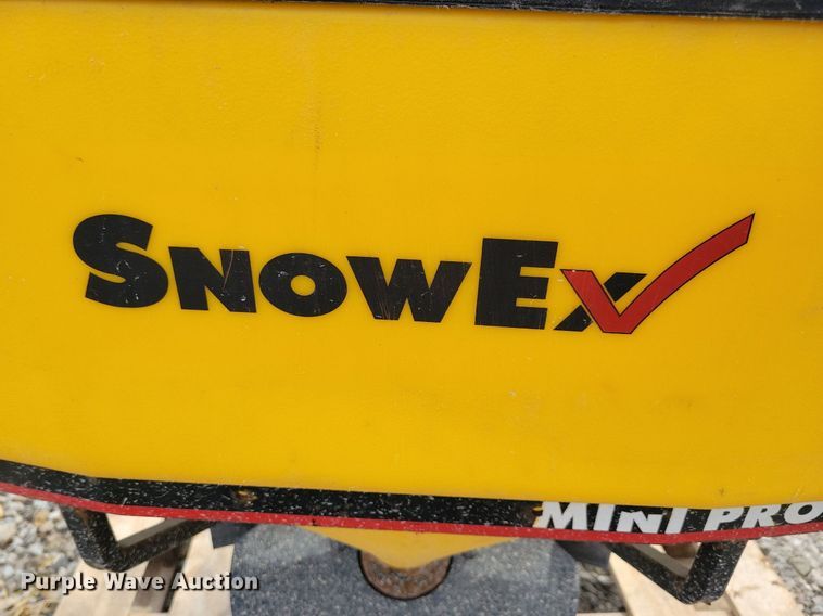 image for item IQ9958 SnowEx Mini Pro 575X  spreader