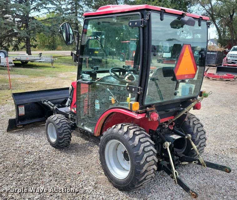 image for item IQ9959 Mahindra eMax25S HST  MFWD tractor