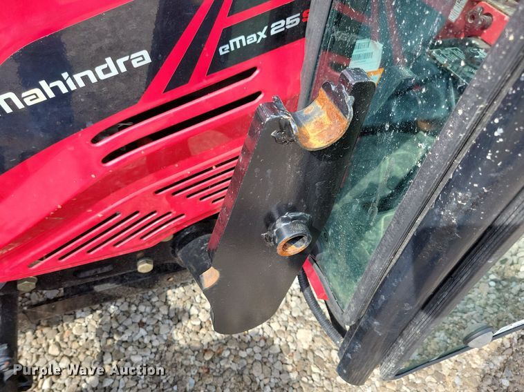 image for item IQ9959 Mahindra eMax25S HST  MFWD tractor