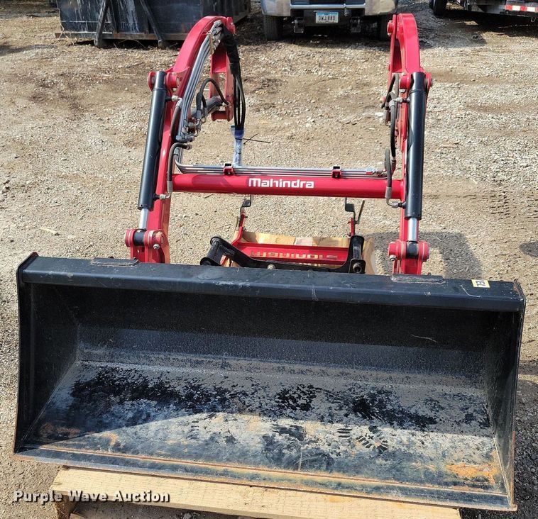 image for item IQ9959 Mahindra eMax25S HST  MFWD tractor