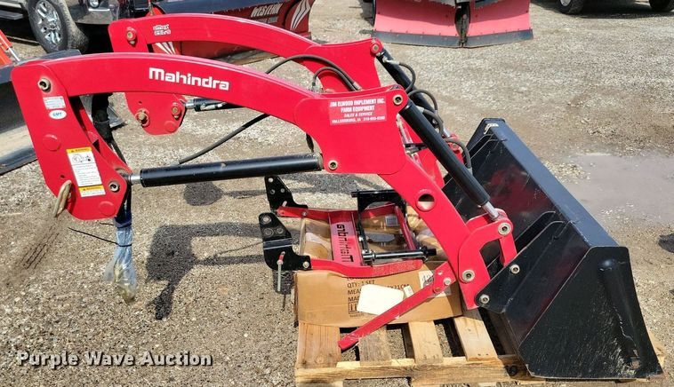 image for item IQ9959 Mahindra eMax25S HST  MFWD tractor