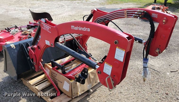 image for item IQ9959 Mahindra eMax25S HST  MFWD tractor