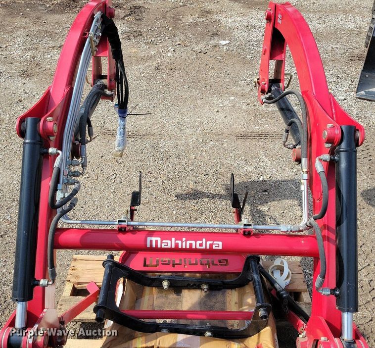 image for item IQ9959 Mahindra eMax25S HST  MFWD tractor