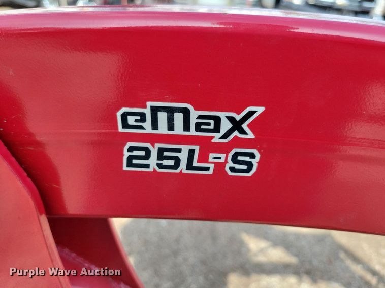 image for item IQ9959 Mahindra eMax25S HST  MFWD tractor
