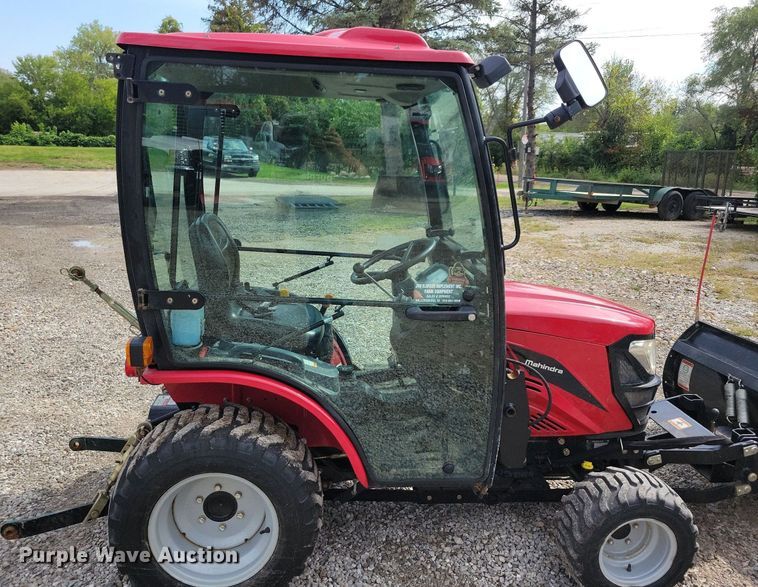 image for item IQ9959 Mahindra eMax25S HST  MFWD tractor