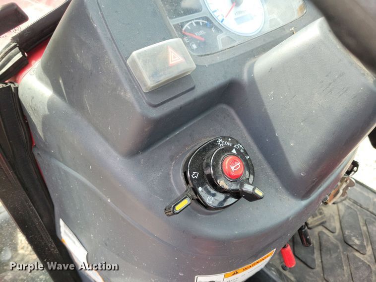 image for item IQ9959 Mahindra eMax25S HST  MFWD tractor