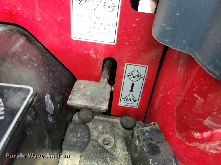 image for item IQ9959 Mahindra eMax25S HST  MFWD tractor