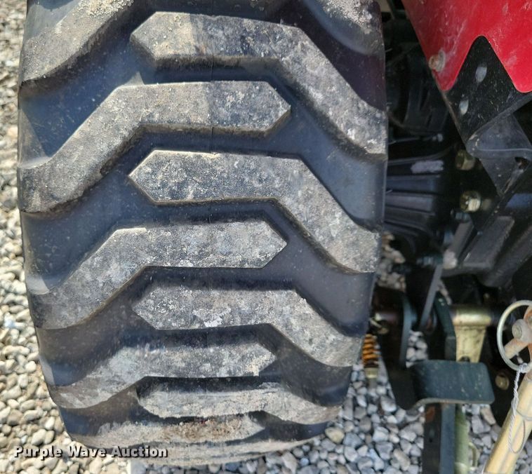 image for item IQ9959 Mahindra eMax25S HST  MFWD tractor