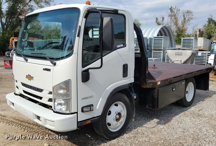 image for item IQ9960 2021 Chevrolet 4500  flatbed truck