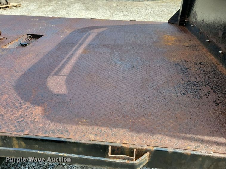 image for item IQ9960 2021 Chevrolet 4500  flatbed truck