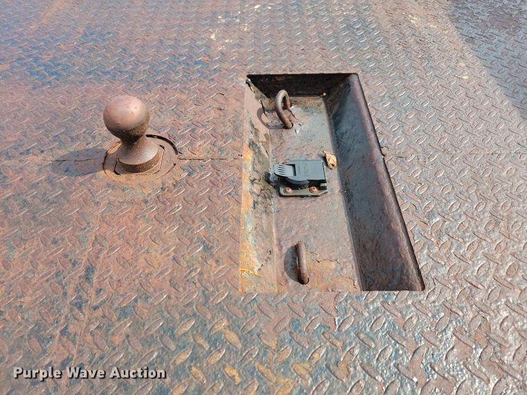 image for item IQ9960 2021 Chevrolet 4500  flatbed truck