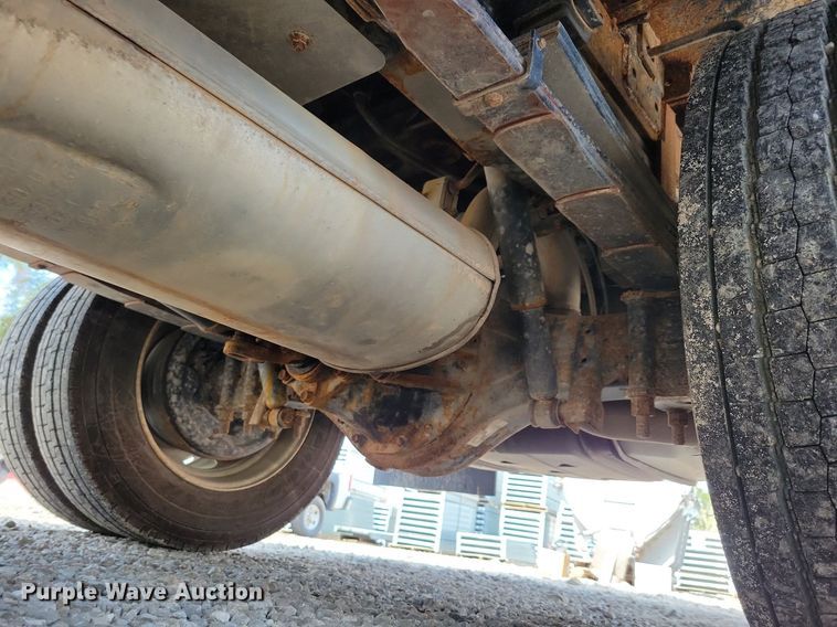 image for item IQ9960 2021 Chevrolet 4500  flatbed truck