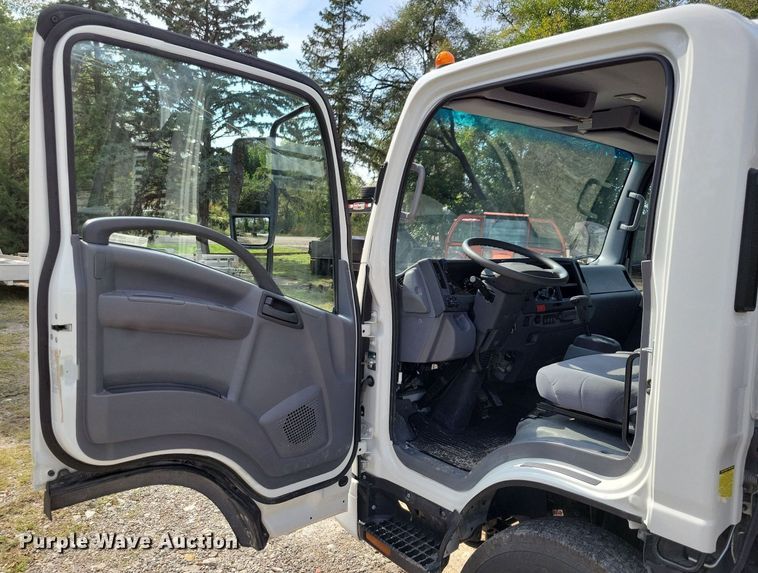 image for item IQ9960 2021 Chevrolet 4500  flatbed truck