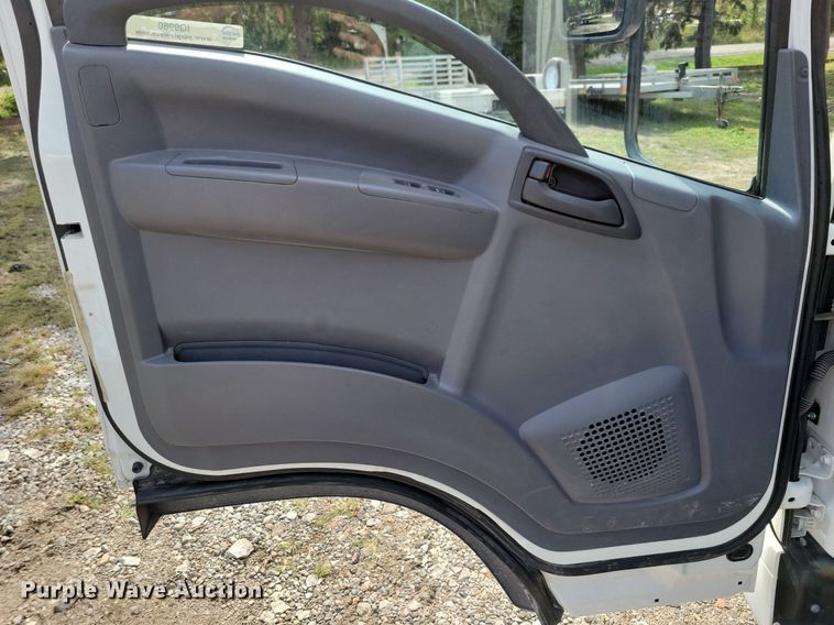 image for item IQ9960 2021 Chevrolet 4500  flatbed truck