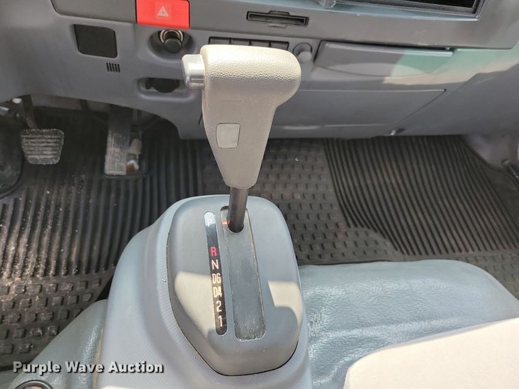 image for item IQ9960 2021 Chevrolet 4500  flatbed truck