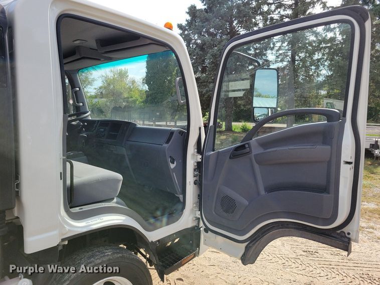 image for item IQ9960 2021 Chevrolet 4500  flatbed truck