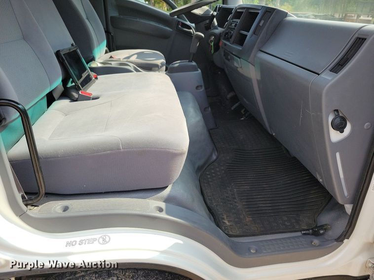 image for item IQ9960 2021 Chevrolet 4500  flatbed truck