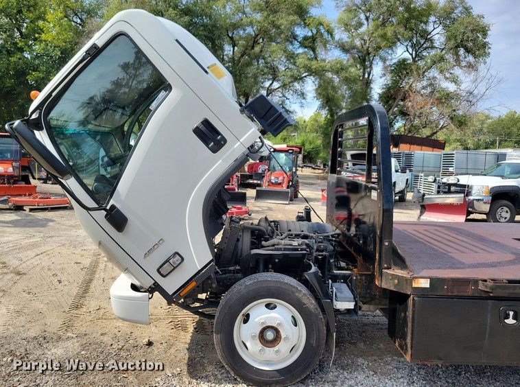 image for item IQ9960 2021 Chevrolet 4500  flatbed truck