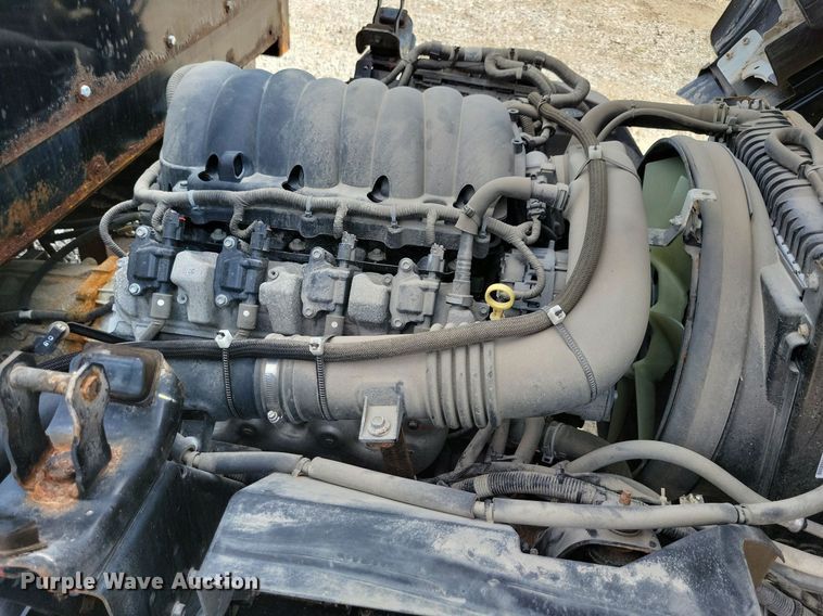 image for item IQ9960 2021 Chevrolet 4500  flatbed truck